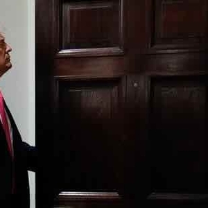 特朗普5小时狂发150条帖子，被民主党人嘲讽“精神状态不好” ... ... ... ... ...